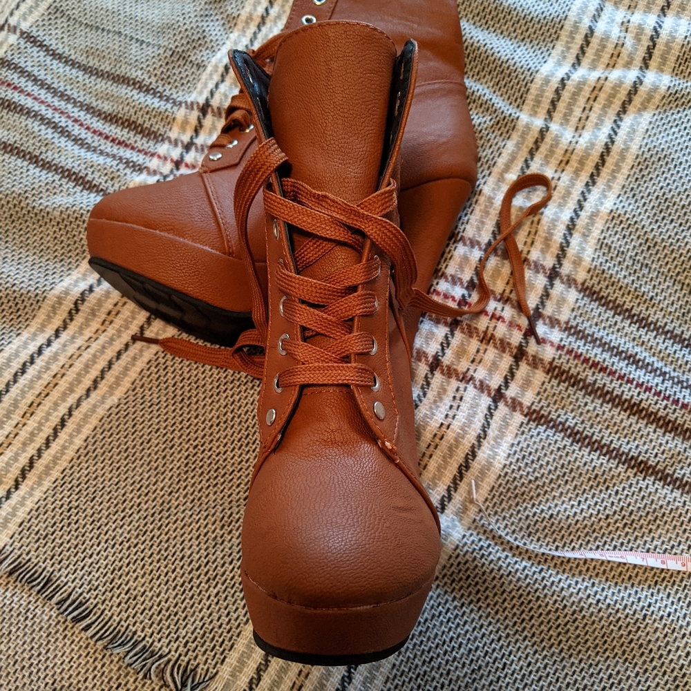Boutique High Heel Boots - Picture 6 of 7